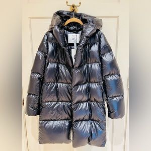 NWT - Aritzia Babaton Duvet Puffer in light shine black - size small